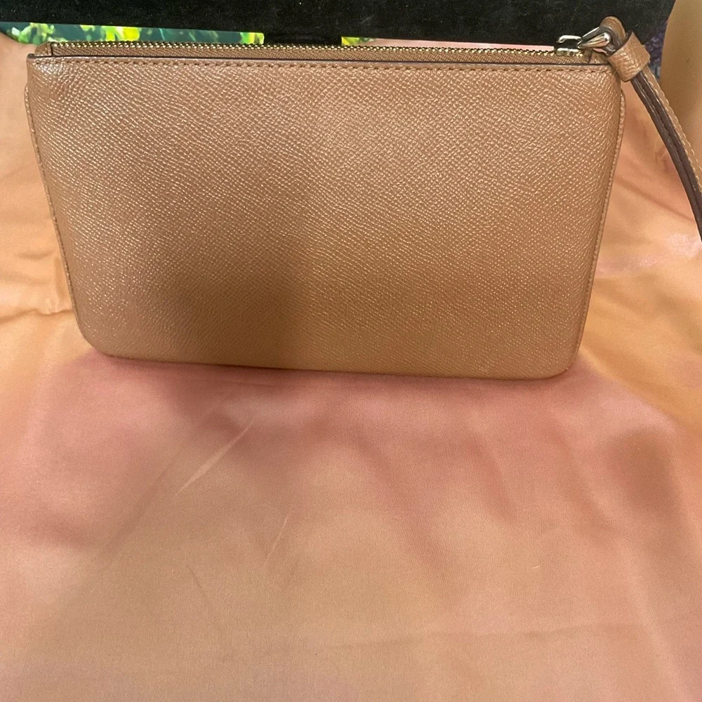 Coach  Brown pebbled leather Wristlet Clutch. #1312 - Picture 2 of 3